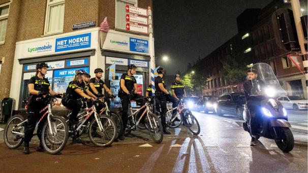 <p>Polizeibeamte patrouillieren auf Fahrrädern.</p>