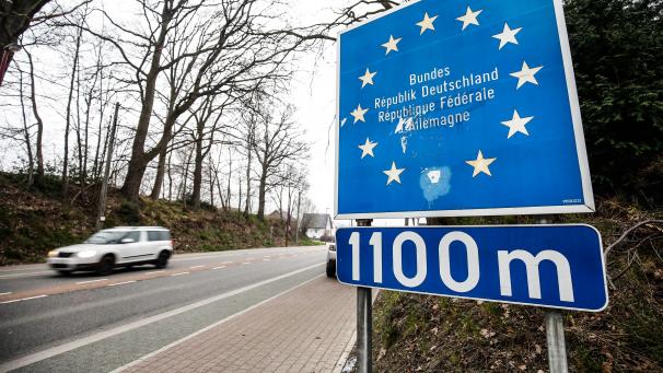 <p>Wer ab morgen über die Grenze fährt, muss eine Erklärung auf Ehrenwort vorlegen können.</p>