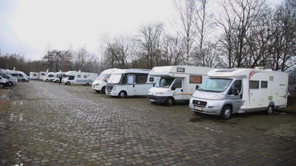 <p>Der ausgestattete Parkplatz für Wohnmobile in Malmedy erfreut sich stets großer Beliebtheit.</p>