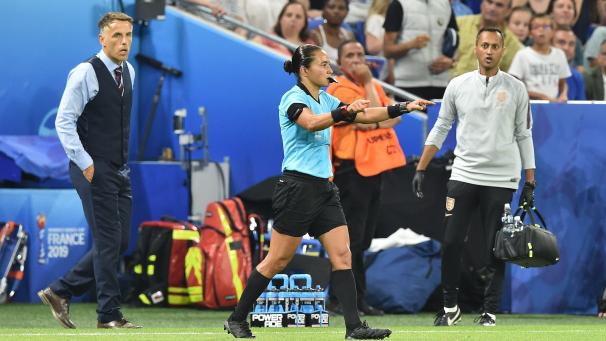 <p>Im Juli 2019 pfiff Edina Alves das Halbfinale der Frauen-WM zwischen England und den USA.</p>