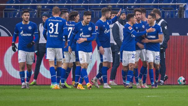 <p>Schalke 04 darf nach langer Zeit wieder einen Sieg feiern.</p>