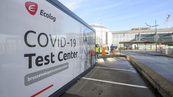 <p>Das Covid-Testzentrum für Abreisende und Rückkehrer am Brüsseler Flughafen.</p>