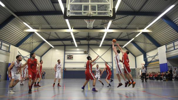 <p>Die Basketballer müssen sich bis zum Herbst 2021 gedulden, ehe sie wieder offizielle Meisterschaftsspiele austragen dürfen.</p>