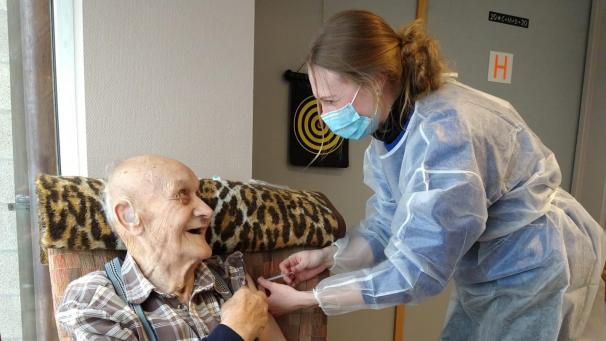 <p>Am Montagnachmittag wurden die Senioren in Bütgenbach geimpft.</p>