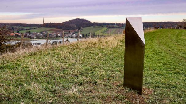 <p>Ein ähnlicher Monolith wie in Riemst wurde auch im Brackvenn gefunden und zügig von den Behörden wieder abgebaut.</p>