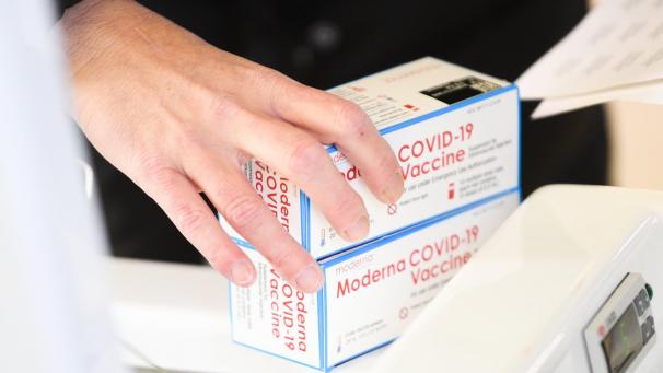 <p>Die Auslieferung der Moderna-Impfstoffe ist angelaufen.</p>