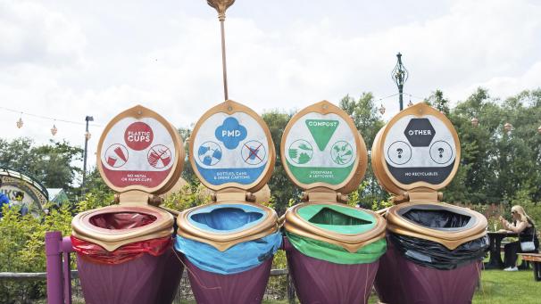 <p>Die Mülltrennung im öffentlichen Raum sollte verbessert werden, finden Anne Kelleter (Ecolo) sowie andere Abgeordnete im wallonischen Parlament. Ihre Forderung untermauern sie mit einer Resolution.</p>