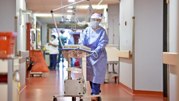 <p>Die zweite Welle hat die Covid-Abteilung des St.Vither Krankenhauses schwer getroffen.</p>