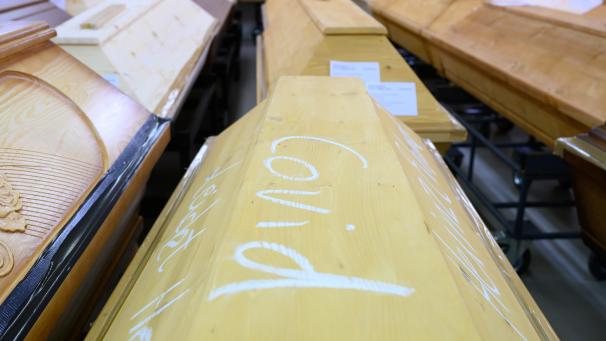 <p>Innerhalb eines Tages übermittelten die deutschen Gesundheitsämter 1.244 neue Todesfälle an das staatliche Robert Koch-Institut, wie aus den RKI-Zahlen von Donnerstagmorgen hervorgeht.</p>