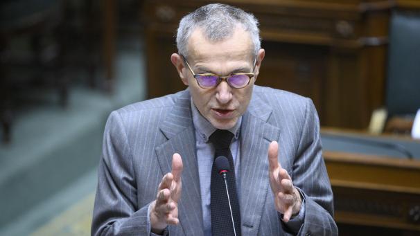 <p>Gesundheitsminister Frank Vandenbroucke während der Plenarsitzung der Kammer am Donnerstag.</p>