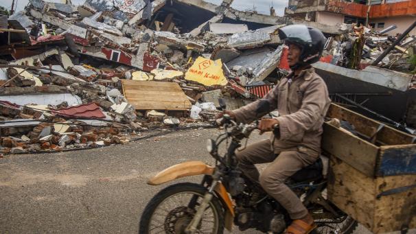 <p>Das Beben hatte die Insel am Freitag in den frühen Morgenstunden erschüttert.</p>