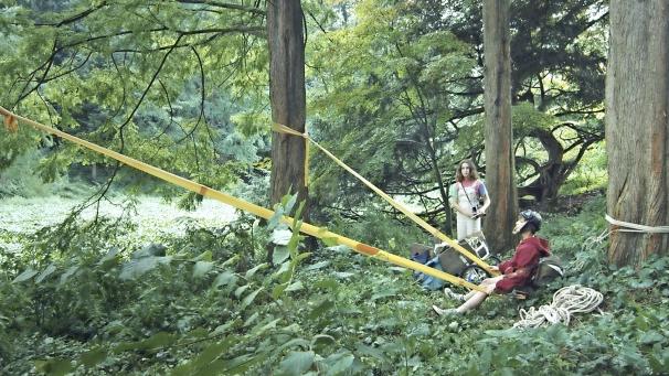 <p>Jim (Basile Grunberger) lässt nicht locker: Er möchte seine Klassenkameradin Emma (Albane Masson) davon überzeugen, Kittingers Excelsior-Experiment nachzuahmen.</p>