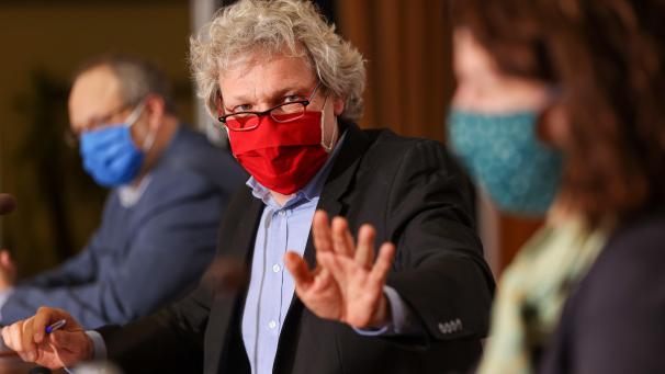 <p>FGTB-Präsident Thierry Bodson bei der Pressekonferenz der drei Gewerkschaften.</p>