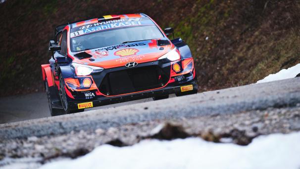 <p>Thierry Neuville unterwegs auf der ersten Tagesetappe der Rallye Monte Carlo</p>