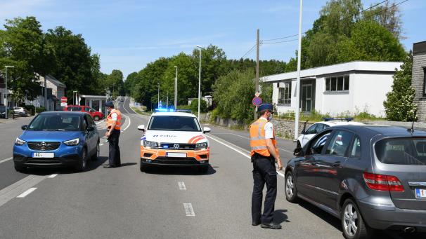 <p>Verkehrskontrollen, wie hier am Christi-Himmelfahrtstag am Grenzübergang Köpfchen, trugen ihren Teil dazu bei, dass die Zahl der „Corona-Protokolle“ im Frühjahr enorm anstieg. Fotos: GrenzEcho</p>