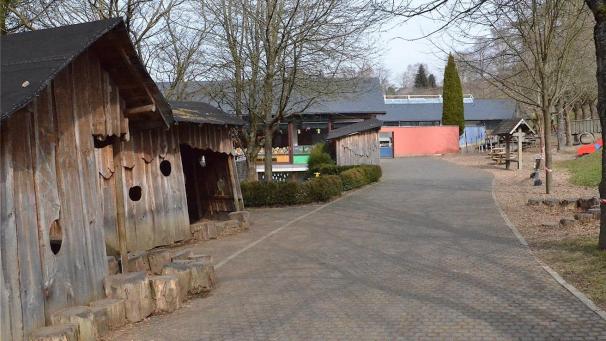 <p>Grundschule und Kindergarten des Kgl. Athenäums St.Vith müssen wegen eines Corona-Ausbruchs vorsorglich bis zum 31. Januar geschlossen bleiben.</p>