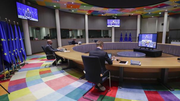 <p>Charles Michel (links), Präsident des Europäischen Rates, leitet eine EU-Videogipfel am Sitz des Europäischen Rates.</p>