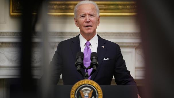 <p>Der neue US-Präsident Joe Biden hat an seinem ersten Tag als 46. Präsident der USA zentrale Versprechen aus dem Wahlkampf auf den Weg gebracht und die Amerikaner zur Einheit aufgerufen.</p>