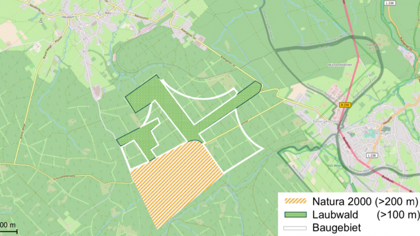 <p>In dem Waldstück „Auf dem Venn“, unweit der Kreuzung Roetgener Straße/Vennstraße in Raeren, könnte der Windpark errichtet werden.</p>