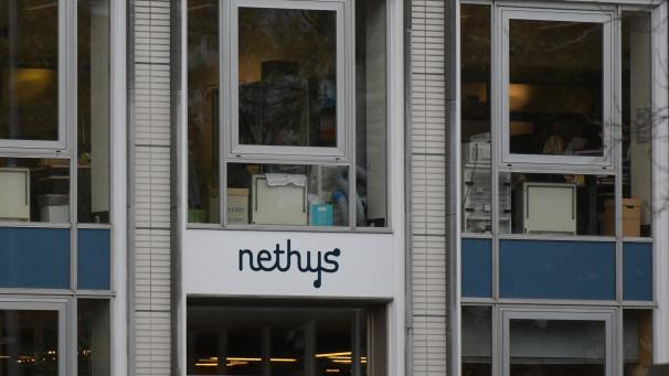 <p>Der Skandal um die Lütticher Interkommunale Nethys geht in eine neue Runde: Seit Donnerstagabend wurden sechs ehemalige Manager festgenommen, darunter auch der frühere Geschäftsführer Stéphane Moreau.</p>