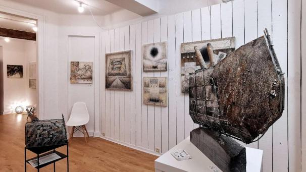 <p>Die Frage, ob Philippe Kesseler Maler oder Bildhauer ist, stellt sich wohl nicht, denn er ist beides.</p>