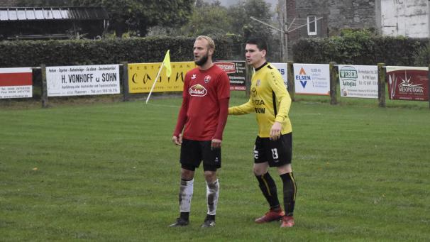 <p>Jordan Remacle (links, neben Raeren-Eynattens Florent Offerman) wechselt aus Herstal nach Kelmis.</p>