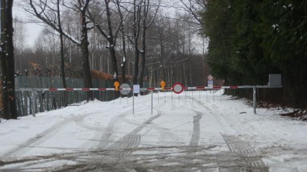 <p>Der Schönefelderweg ist für den Verkehr gesperrt.</p>