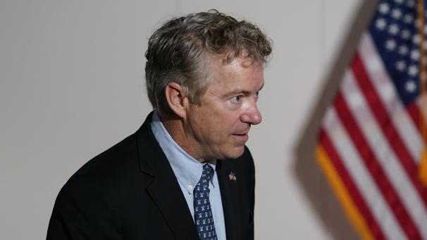 <p>Rand Paul, Senator der Republikaner, kommt zu einem republikanischen Politik-Mittagessen auf dem Capitol Hill. Eine überwältigende Mehrheit der Republikaner im Senat hat sich gegen den Fortgang des Amtsenthebungsverfahrens gegen den früheren US-Präsidenten Donald Trump ausgesprochen.</p>