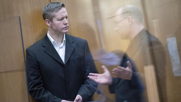 <p>Seit Juni vergangenen Jahres verhandelt der 5. Strafsenat des Oberlandesgerichts (OLG) Frankfurt gegen den mutmaßlichen Täter Stephan Ernst (links auf dem Foto) und den wegen Beihilfe angeklagten Markus H.</p>