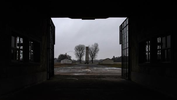 <p>Blick auf das Mahnmal auf dem Gelände der Gedenkstätte Sachsenhausen. In der Gedenkstätte auf dem Gelände des ehemaligen nationalsozialistischen Konzentrationslagers fand eine digitale Gedenkfeier für die Opfer des Nationalsozialismus statt.</p>