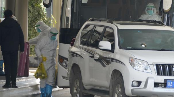 <p>Das internationale Team von Experten, das im Auftrag der Weltgesundheitsorganisation (WHO) nach dem Ursprung des Coronavirus forschen soll, nimmt seine konkrete Arbeit auf. Die 14-tägige Quarantäne in einem Hotel endete am heutigen Donnerstag.</p>