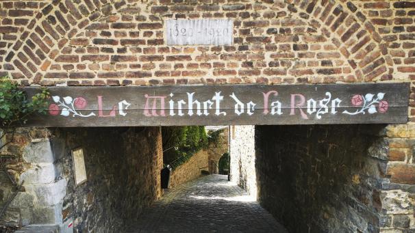 <p>Der Treppengang „Wichet de la Rose“ in der oberen Altstadt von Dalhem aus dem Jahre 1620 ist bemerkenswert.</p>