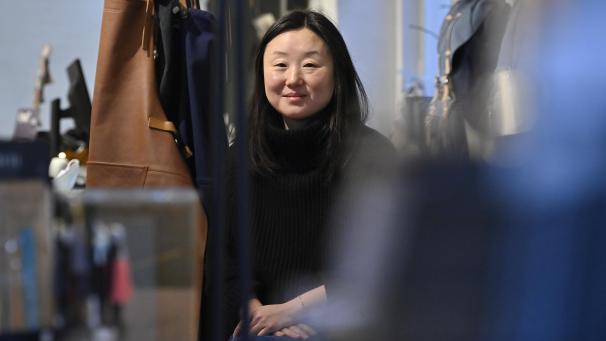 <p>Yseult Creutz hat einen Onlineshop auf die Beine gestellt, um in Zeiten von Corona ihre Kunden auf digitalem wege erreichen zu können. Für ihr Engagement in Sachen Digitalisierung ist sie ausgezeichnet worden. Foto: David Hagemann</p>