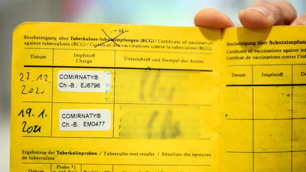 <p>Nach dem Piks ab in die große Freiheit? Wie soll man das all jenen erklären, die Monate lang Solidarität bewiesen?</p>