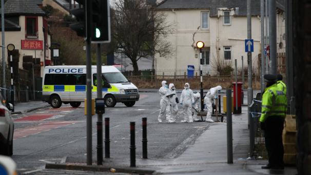 <p>Beamte der Spurensicherung arbeiten in der Portland Street.</p>