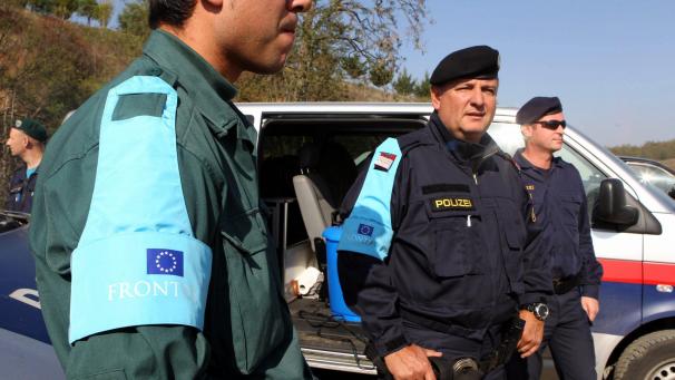 <p>Das Europaparlament erhöht den Druck auf die zuletzt stark in die Kritik geratene EU-Grenzschutzagentur Frontex.</p>