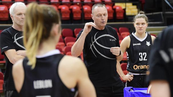 <p>Basketball-Coach Philip Mestdagh</p>