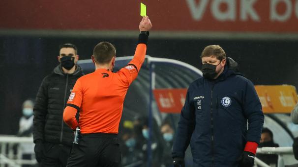 <p>Gents Coach Hein Vanhaezebrouck sah in der zweiten Halbzeit wegen anhaltenden Meckerns die Gelbe Karte.</p>