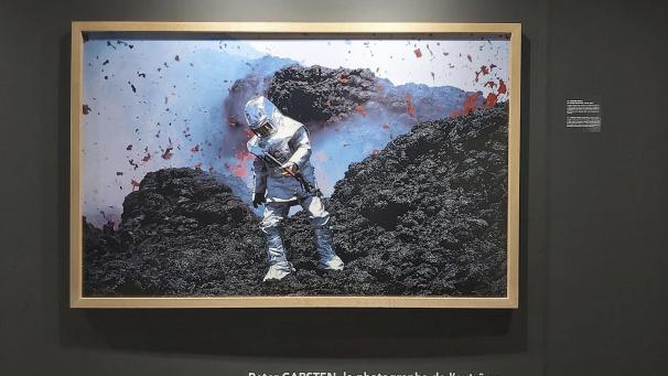 <p>Bis zum 25. April ist die Ausstellung „Abenteuer National Geographic“ in der Abtei Stavelot verlängert worden. Danach folgt eine Schau über Pressezeichnungen.</p>