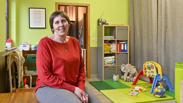 <p>Denise Franssen von der Vereinigung der Tagesmütter Ostbelgiens ist eine konventionierte Tagesmutter und betreut Kinder bei sich zu Hause in Herbesthal: „Man wird da schnell gegensteuern müssen, ansonsten ist die Zukunft des Berufes gefährdet und kein Nachwuchs in Sicht.“</p>