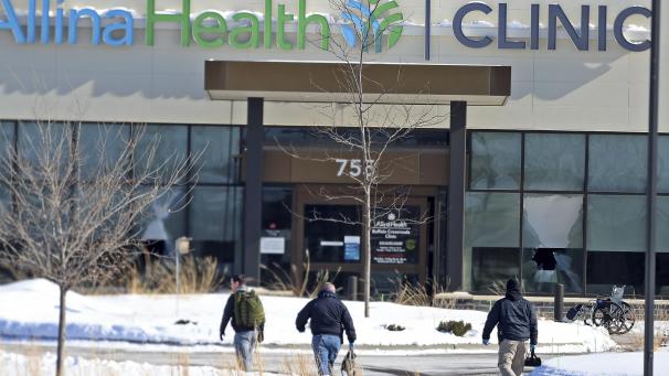 <p>Ein Schütze hat im US-Bundesstaat Minnesota in einem Krankenhaus das Feuer eröffnet und dabei fünf Menschen verletzt.</p>