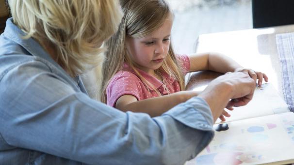 <p>In den Augen der SP Ostbelgien sollte die DG-Regierung nach pragmatischen Lösungen suchen, um auch konventionierten Tagesmüttern zu helfen.</p>