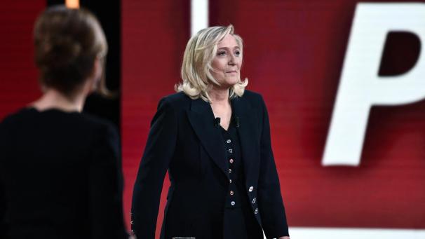 <p>Seit nunmehr fast 20 Jahren ist der Front national (FN) unter der Führung von Jean-Marie Le Pen in nationalen Wahlen ein bedeutender Faktor im französischen Parteiensystem.</p>