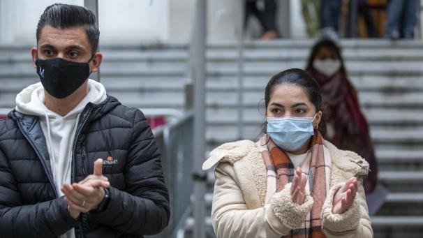 <p>Haben eine unbefristete Aufenthaltserlaubnis erhalten: Ali Shamdin und Amir Perhast.</p>