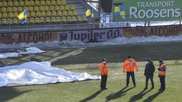 <p>Der Platz in Waasland-Beveren war nicht bespielbar.</p>