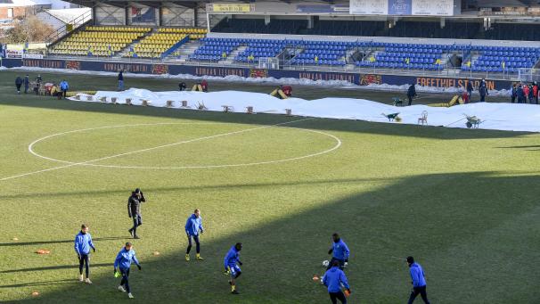 <p>Der Platz von Waasland-Beveren war am Samstag nicht bespielbar.</p>