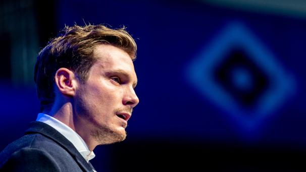 <p>Im Machtkampf beim Fußball-Zweitligisten Hamburger SV ist das komplette Präsidium um Präsident Marcell Jansen zurückgetreten.</p>
