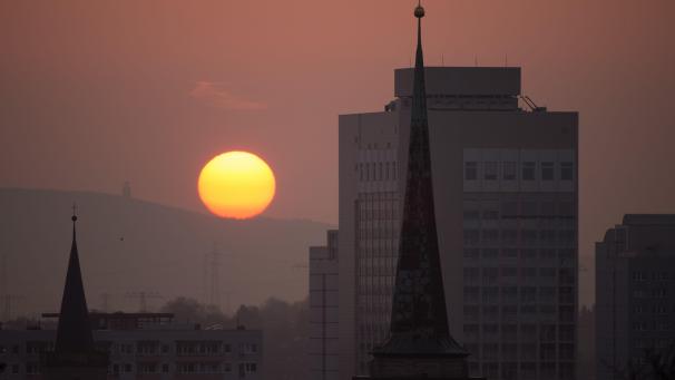 <p>In Ballungsgebieten mit stark verschmutzter Luft wurde weltweit eine Zunahme bodennaher Ozonwerte infolge der Lockdowns registriert.</p>