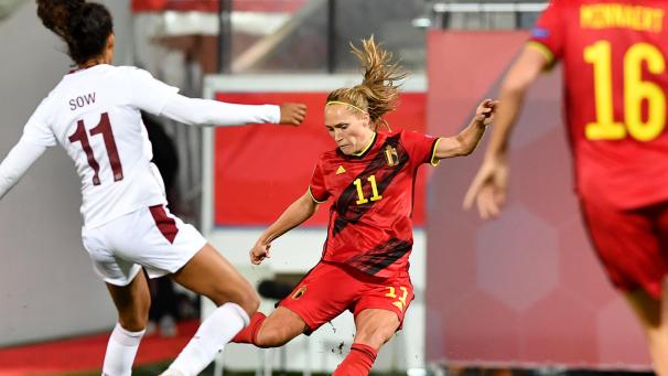 <p>Janice Cayman und die Red Flames spielen gegen die Niederlande und Deutschland.</p>