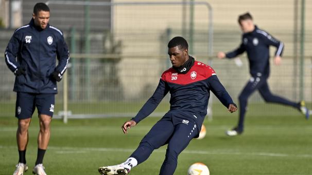 <p>Aurelio Buta beim Abschlusstraining vor dem Glasgow-Spiel.</p>